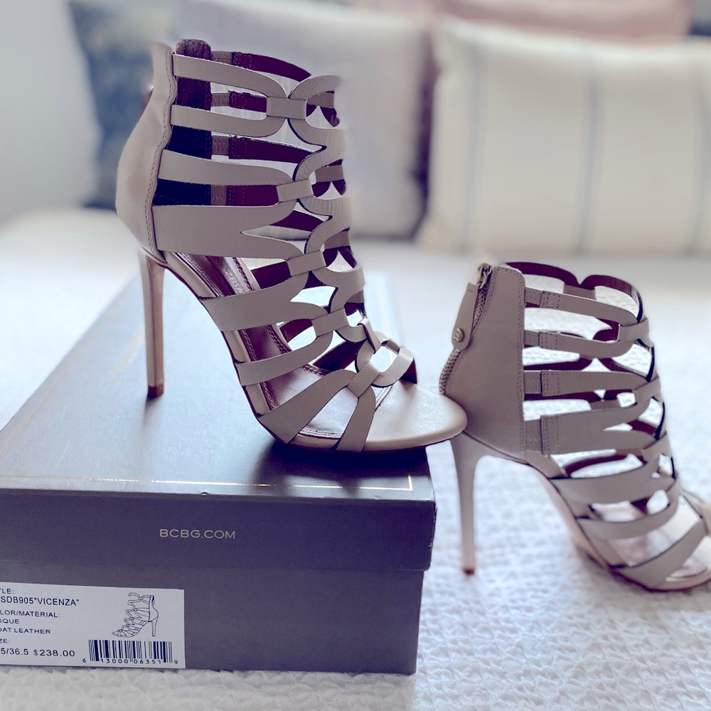 BCBG Maxazria Vicenza Stiletto heel 4.25 inches